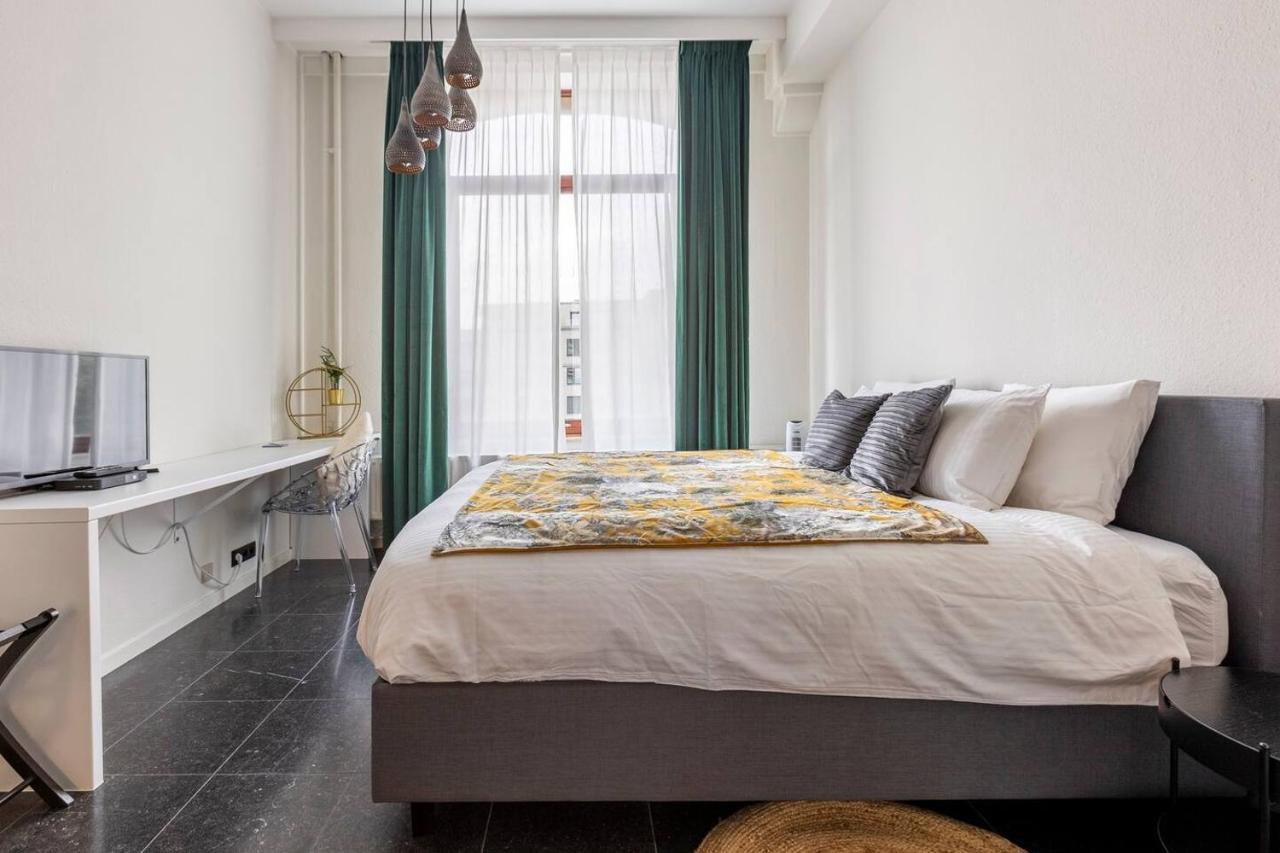 Apartment Riverview In Historical Heart Of Antwerp